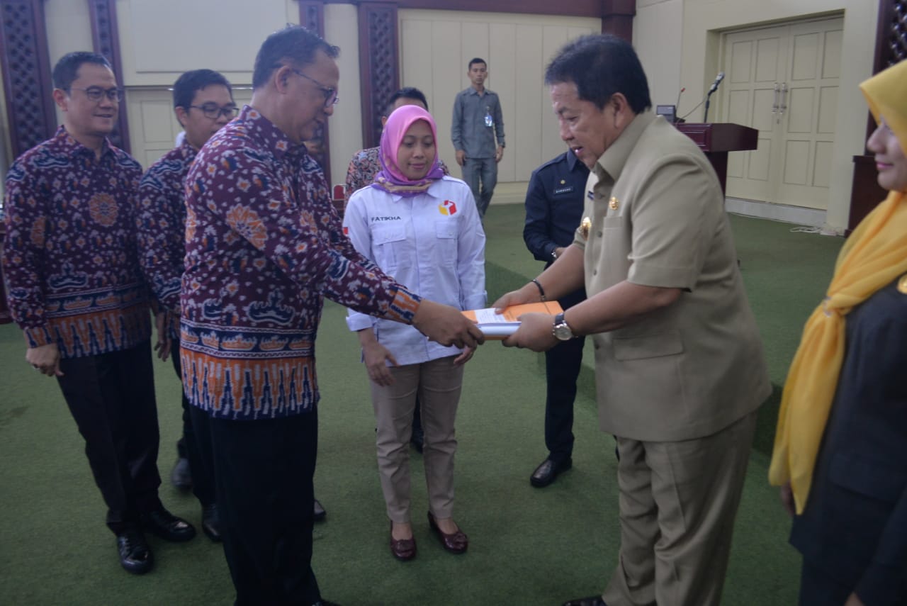 Terima Berkas Calon DPRD Provinsi Terpilih, Gubernur Lampung Titipkan Pesan