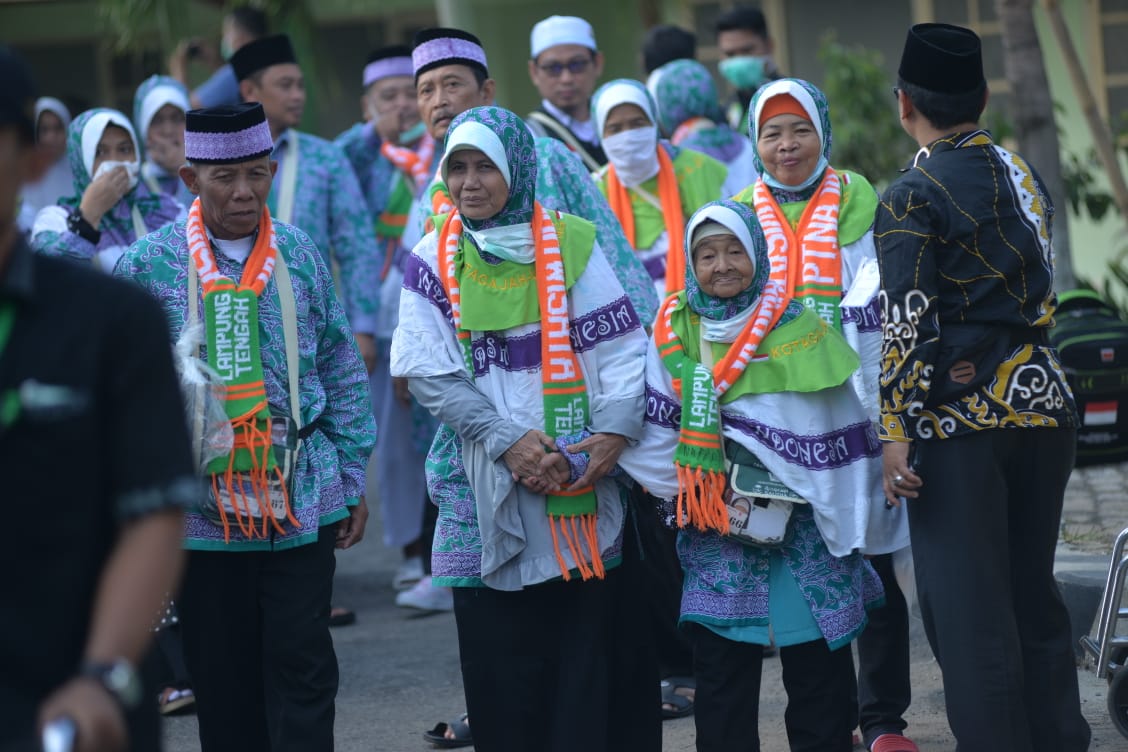 Alhamdullilah, Jamaah Pertama asal Lamteng Tiba di Lampung