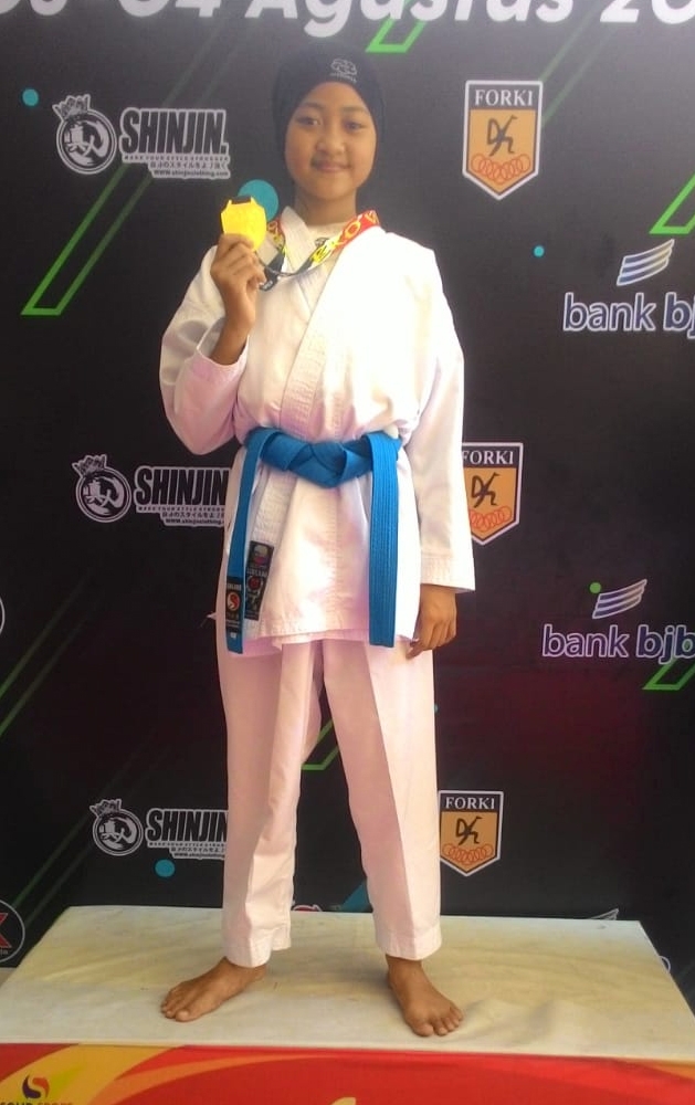 Karateka Binaan Polres Peswaran Sumbang Emas di Bogor Karate Open
