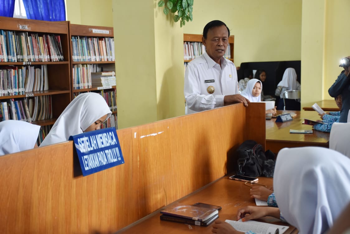 Tingkatkan Gemar Membaca, Pemkot Metro Tingkatkakan Kenyamanan Perpustakaan