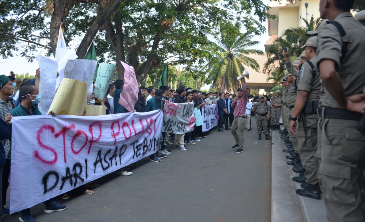 Mahasiswa Dorong DPRD Lampung Hentikan Operasional PT SGC