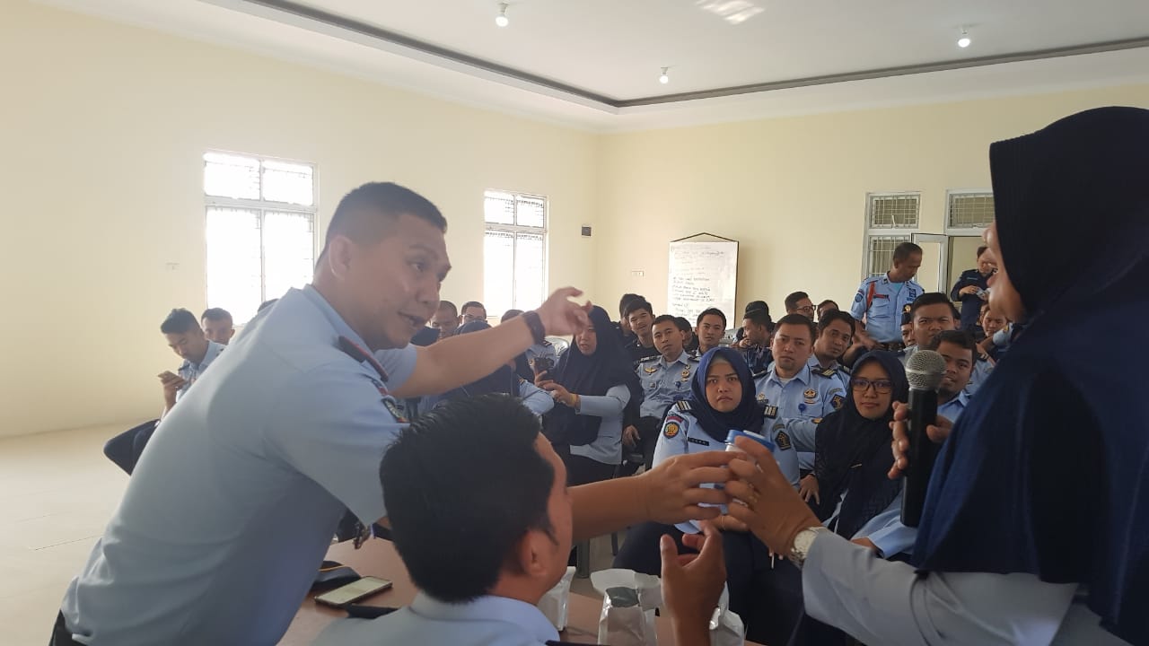 Ratusan Pegawai Rutan Kelas I Bandarlampung Tes Urine