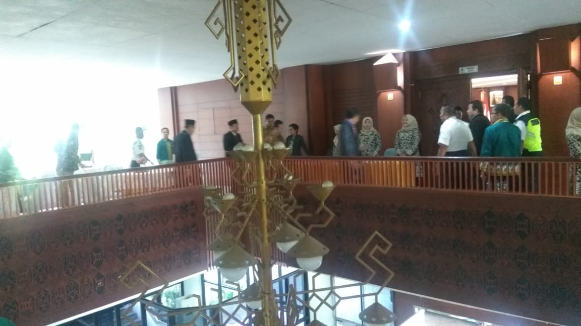 Anggota Senat Absen Satu, Perwakilan Menristek Dua