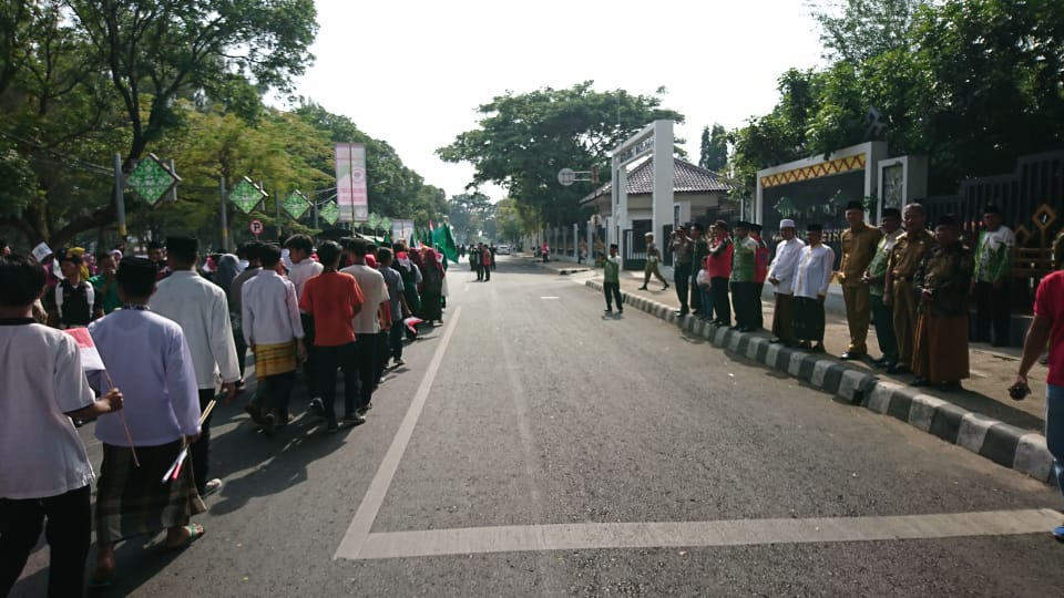 Ribuan Santri Turun ke Jalan