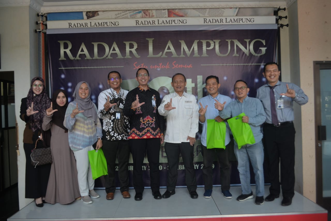 Berkunjung ke Radar Lampung, Manajemen Bank Syariah Mandiri Paparkan Terkait Mobile Banking
