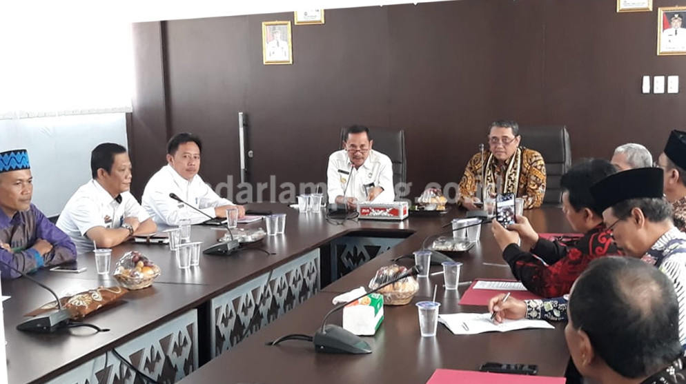 Pemkot Semarang Studi Tiru Penyelenggaraan Umrah ke Pesawaran