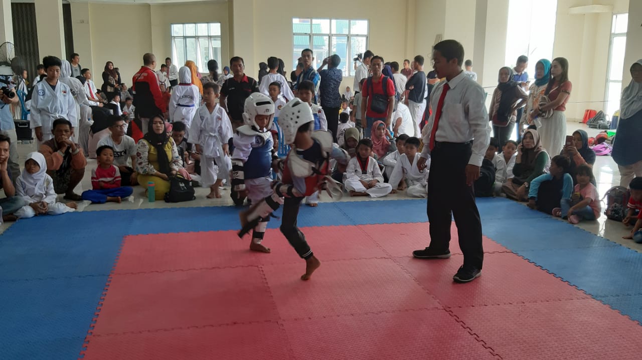 Yayasan Al Azhar Lampung Saring Bibit Muda Taekwondo