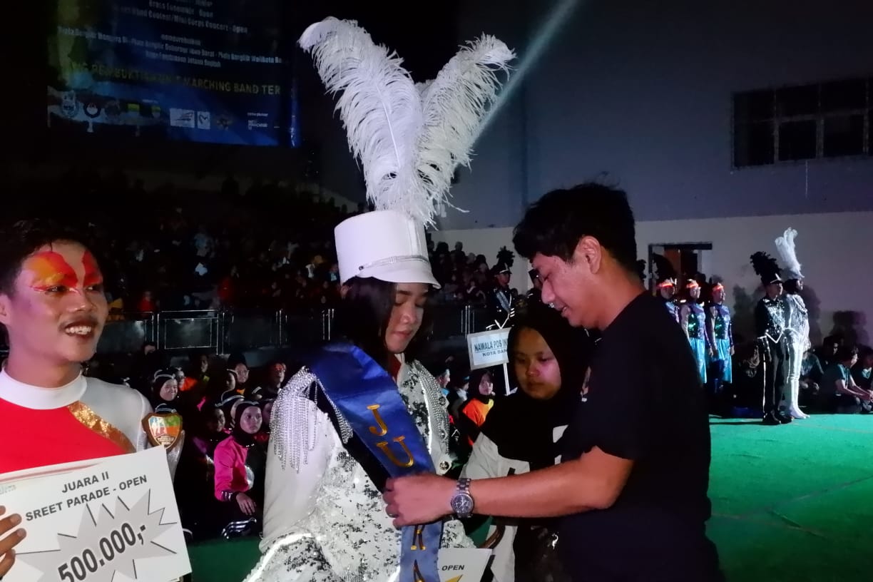 Gita Praja Saburai Lampung Juara Umum Kejurnas Bandung Marching Band