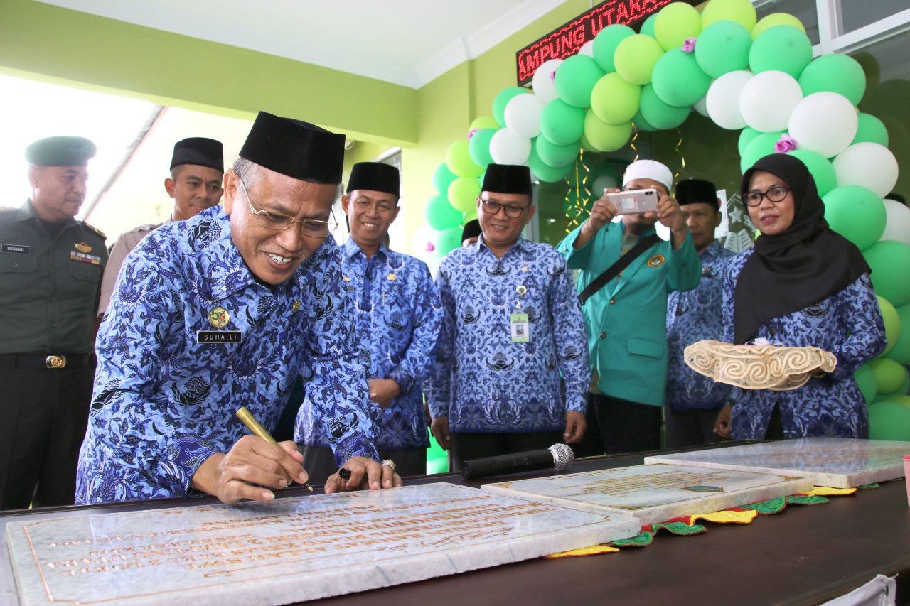 Budi Utomo Hadiri Peresmian PTSP Lampura