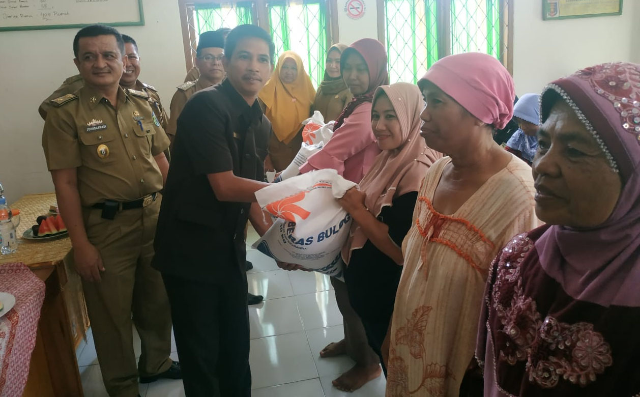 Salurkan Cadangan Pangan untuk 160 KK di Banyumas