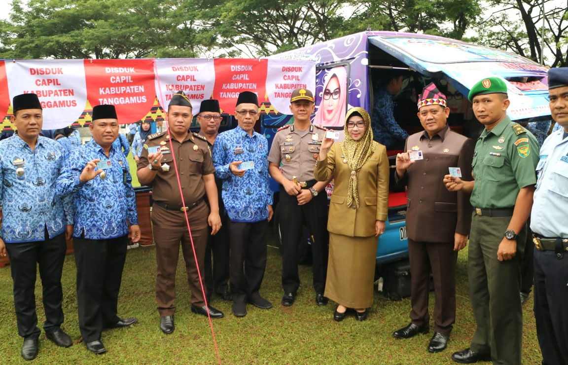 Bupati Tanggamus Launching Kendaraan Operasional Pelayanan Adminduk Mobile