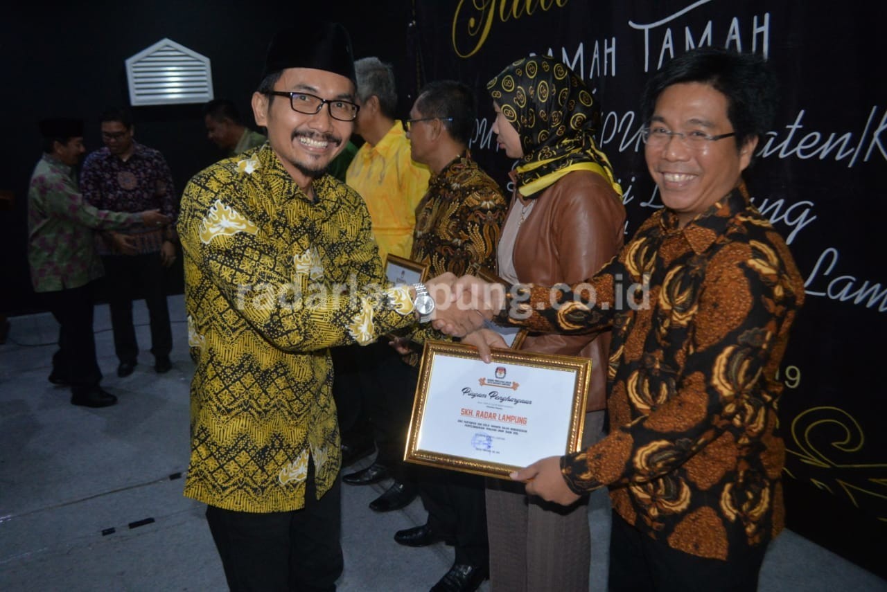 Radar Lampung Raih Penghargaan KPU Bandarlampung