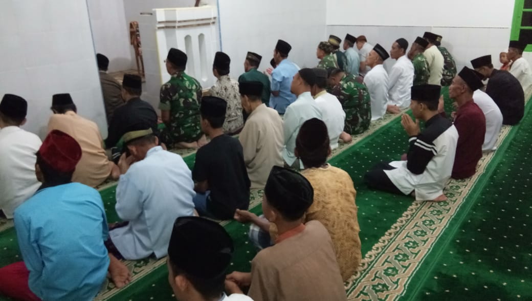 Kegiatan Bersama Jajaran Kodim 0410/KBL Salat Magrib Bersama dan Yasinan