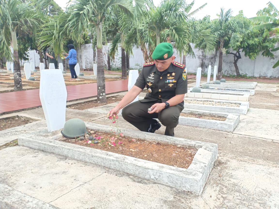 Hari Juang Kartika TNI AD, Kodim 0410/KBL Laksanakan Upacara ke TMP