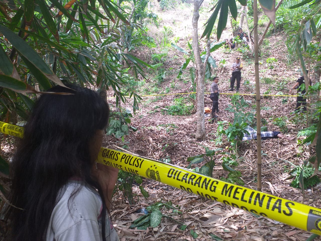 Anak Histeris, Ayah Ditemukan Tewas di Bawah Pohon Rambutan