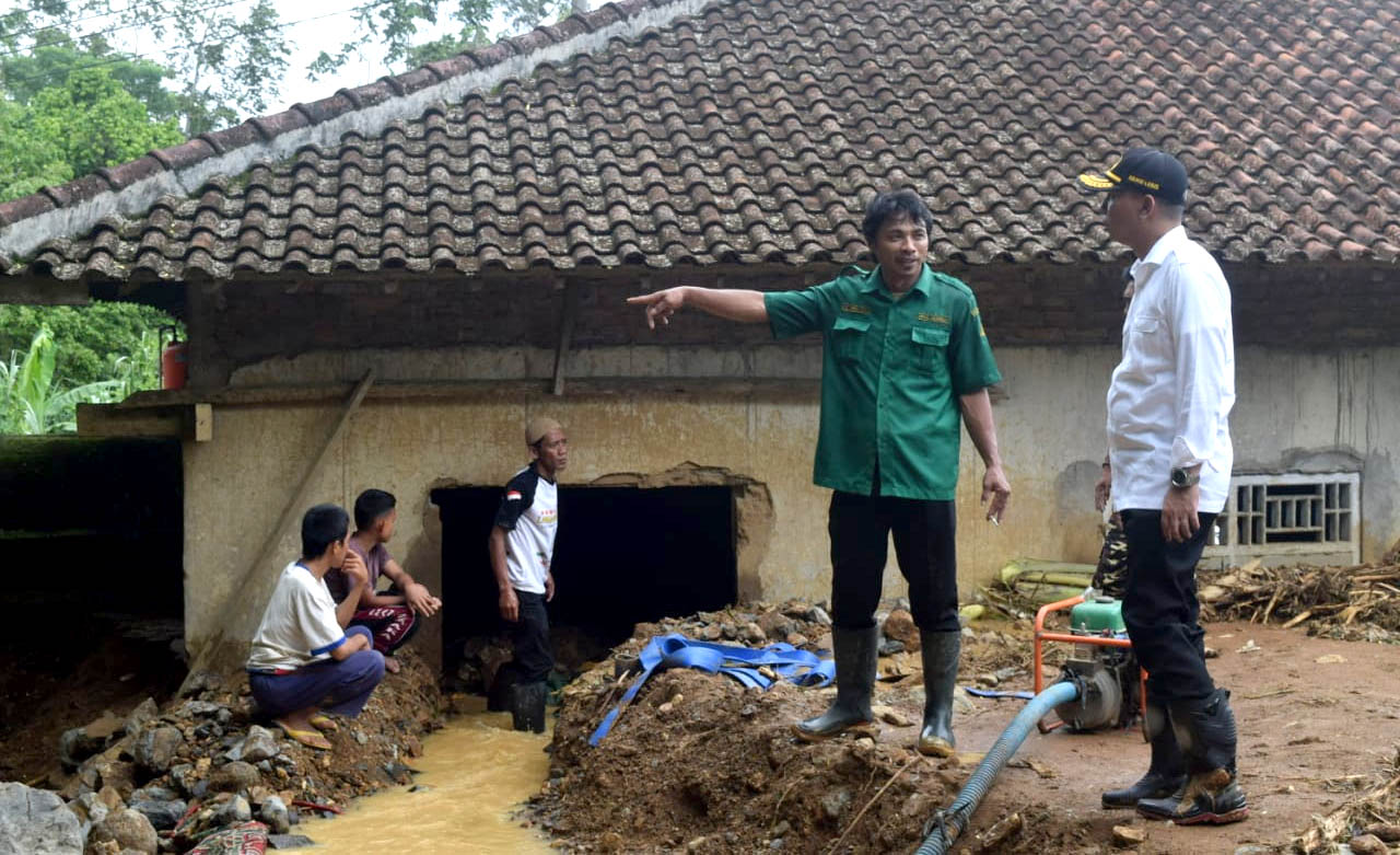 Banjir Semaka Rusak Ratusan Rumah
