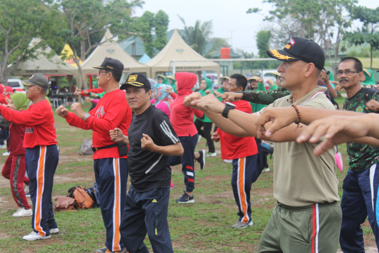 Dandim 0410/KBL Ikuti Kegiatan Olahraga Bersama di Korem 043/Gatam