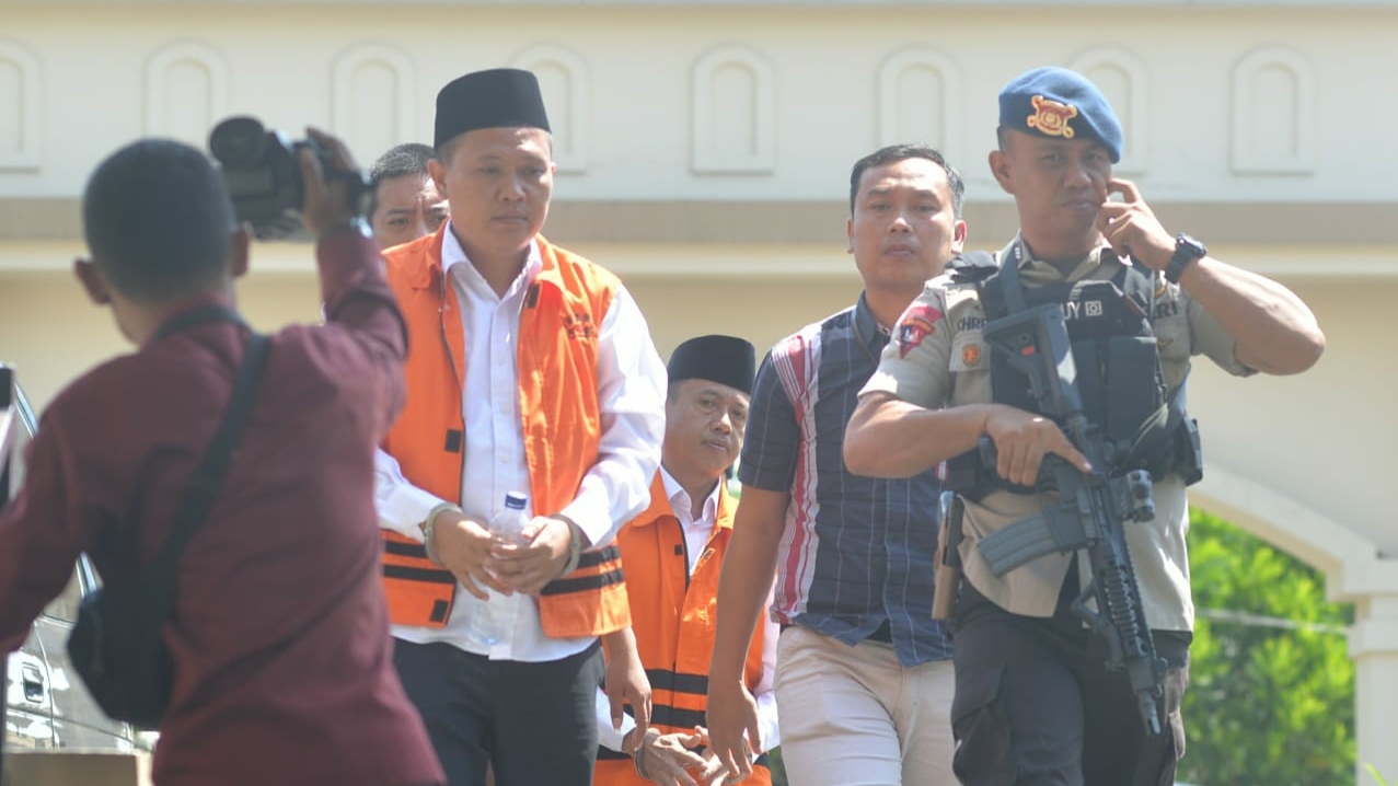 Hakim Kejebak Banjir, Sidang Suap Fee Proyek Lampura Ditunda