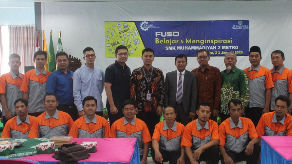 FUSO Belajar dan Menginspirasi SMK Muhammadiyah 2 Metro