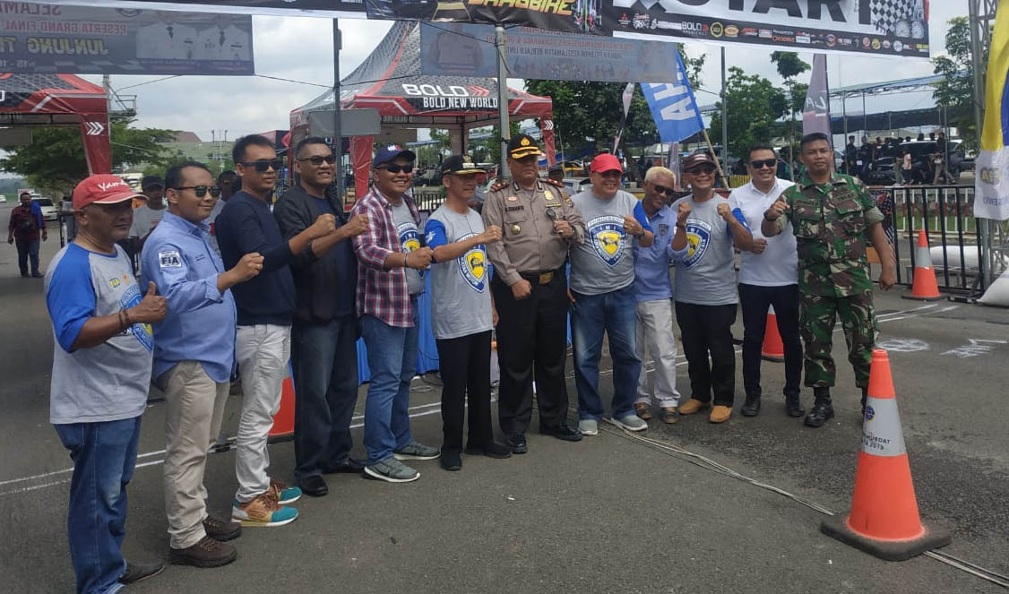 Ratusan Peserta Ikuti Grand Final Series 3 Drag Race dan Drag Bike 2020