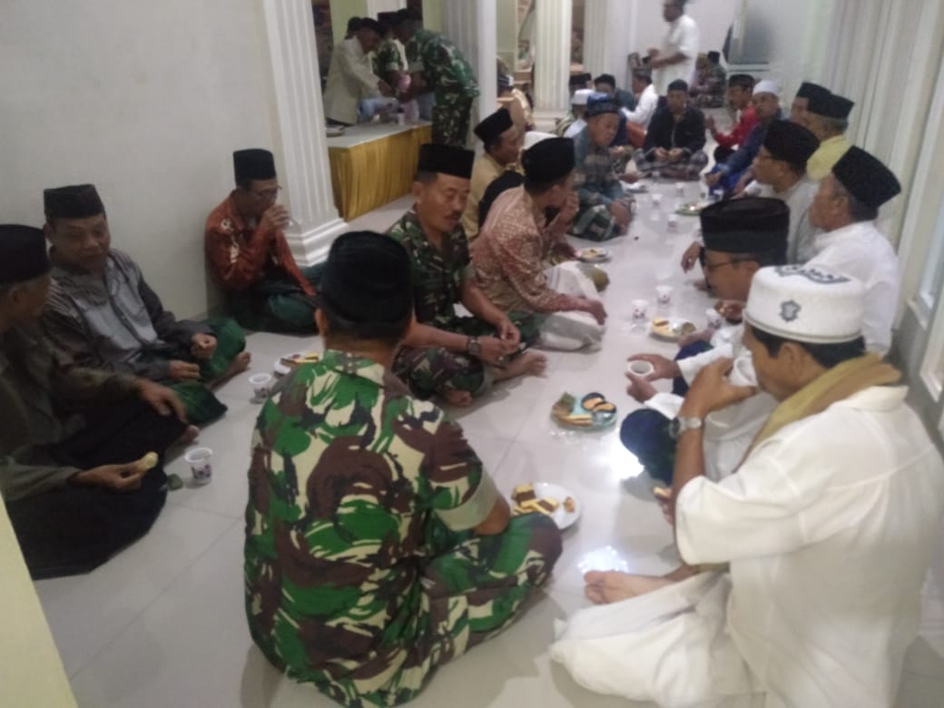 Jajaran Kodim 0410/KBL Gelar Salat Subuh