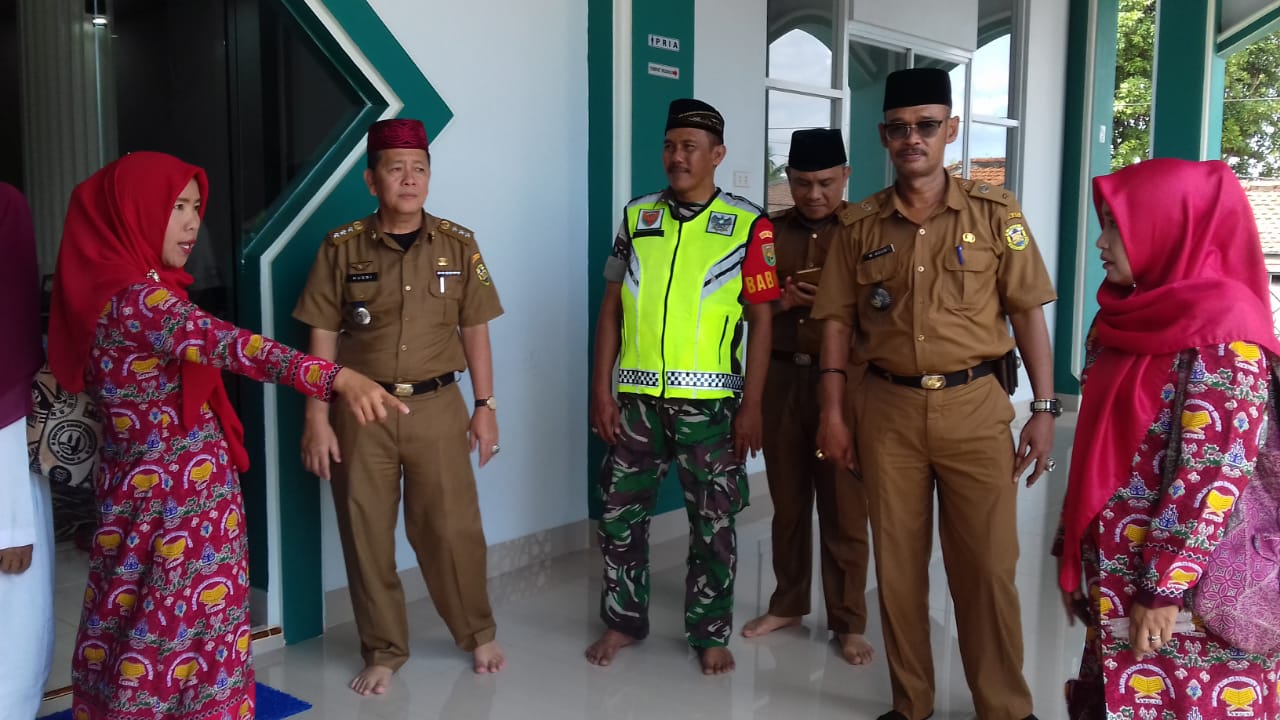 Babinsa Gunung Terang Hadiri Pengajian Majelis Taklim