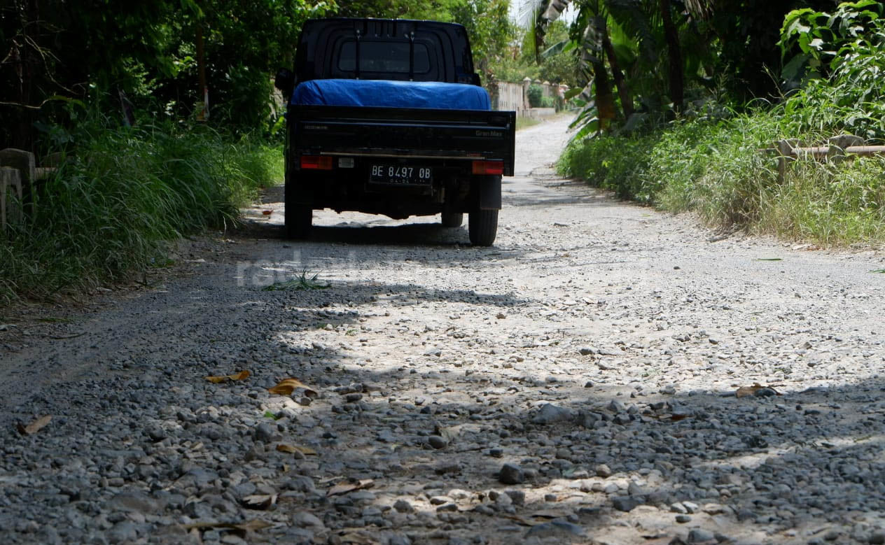 Empat Tahun, Jalan Provinsi di Tegineneng Masih Rusak  