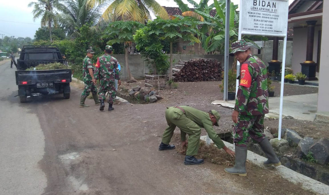 Jumat Bersih, Koramil-Warga Sasar Drainase