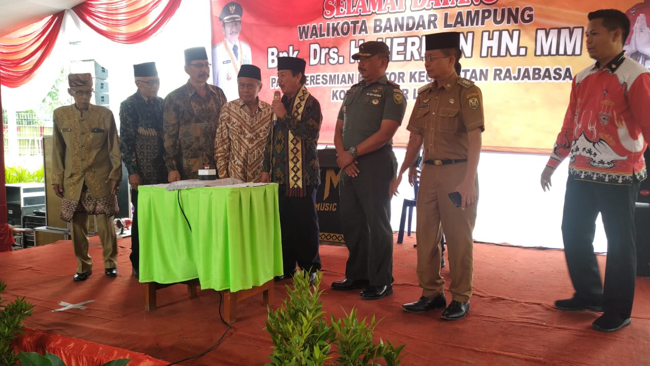 Jajaran Kodim 0410/KBL Bersama Wali Kota Bandarlampung Resmikan Kantor Kecamatan
