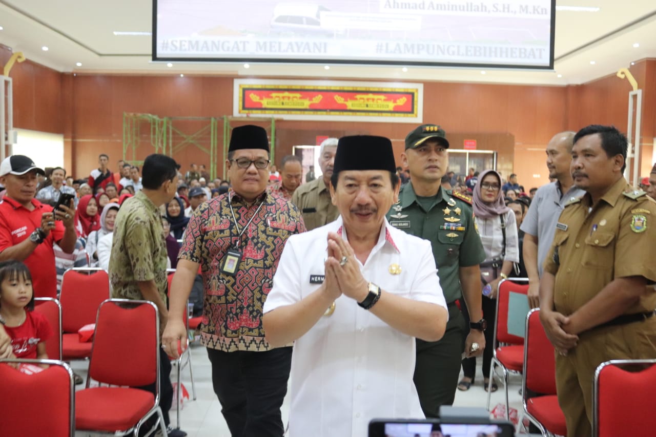 Bersama Wali Kota, Dandim 0410/KBL Hadiri Pembagian Sertifikat PTSL