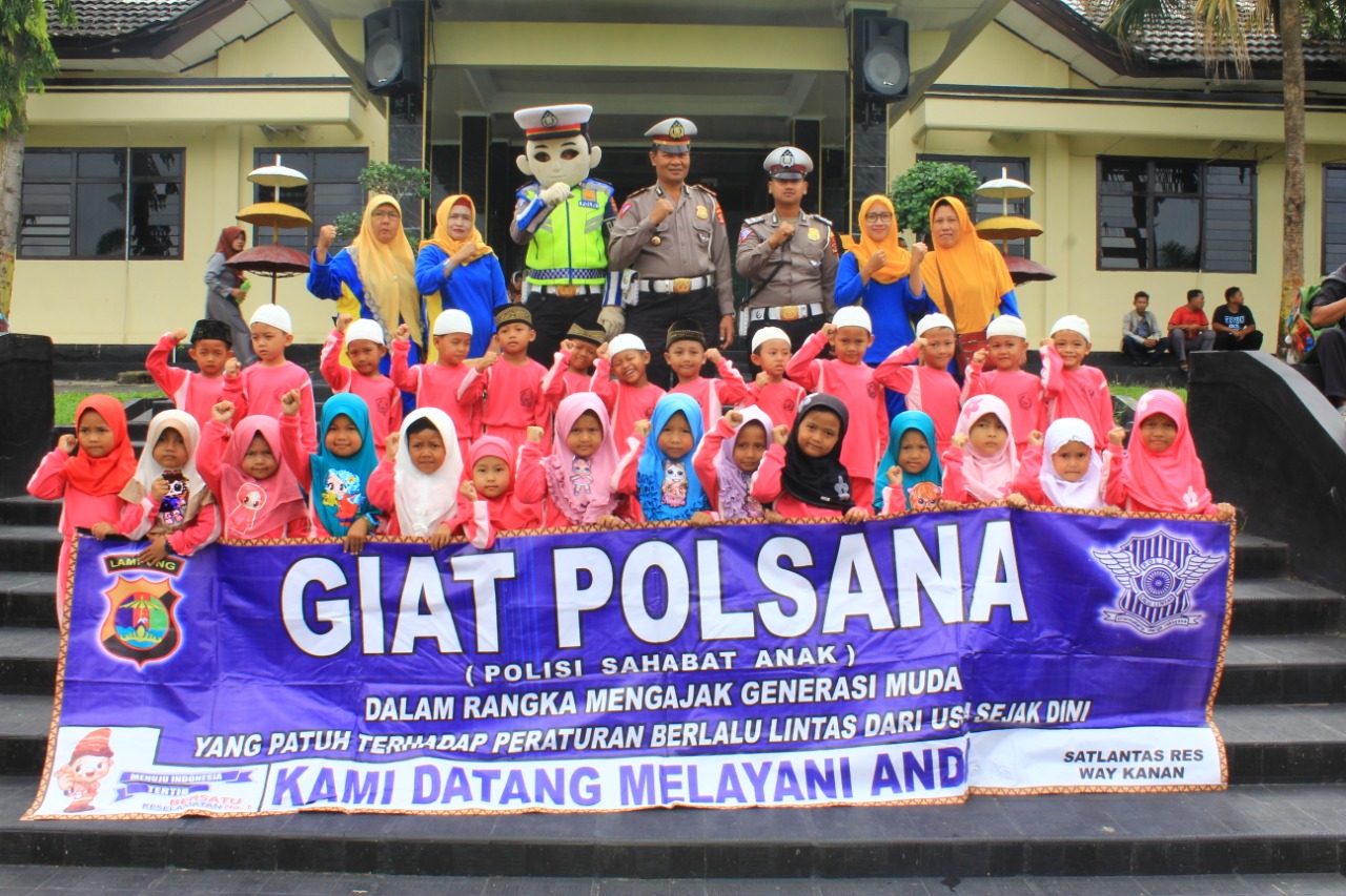 Ratusan Murid TK Kunjungi Polres Way Kanan