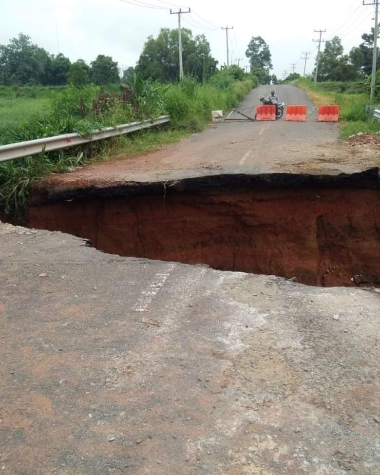 Hati-hati, Jalinbar  di Kampung Adijaya Jalan Putus Total