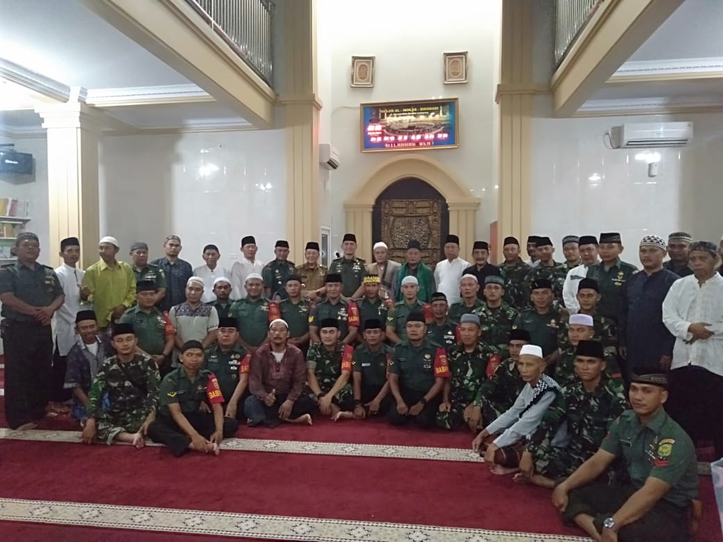 Tingkatkan Keimanan, Dandim 0410/KBL Beserta Jajaran Salat Subuh Berjamaah