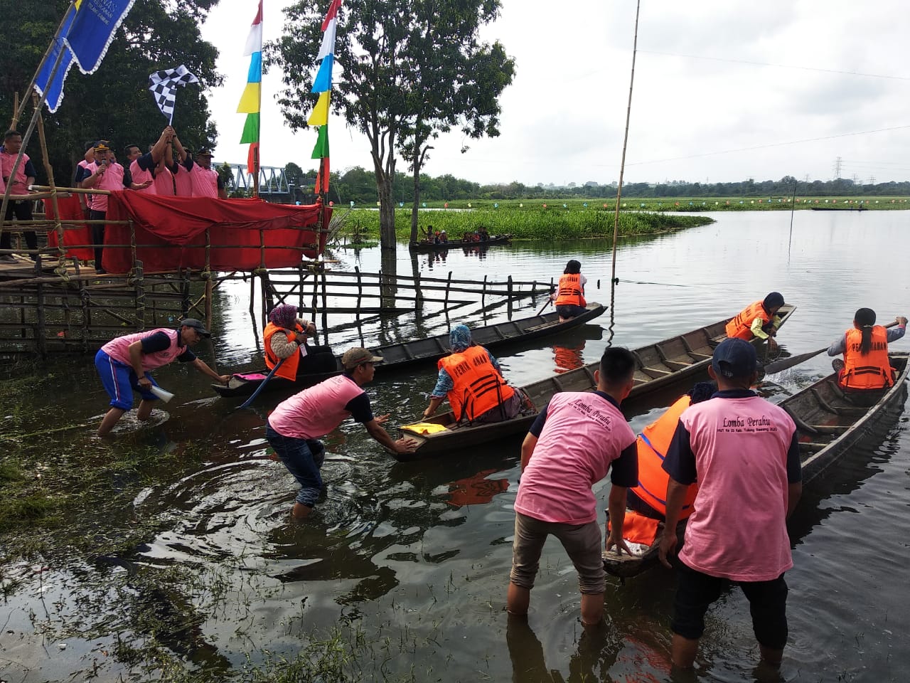 37 Regu Ikuti Lomba Perahu Dayung Tradisional