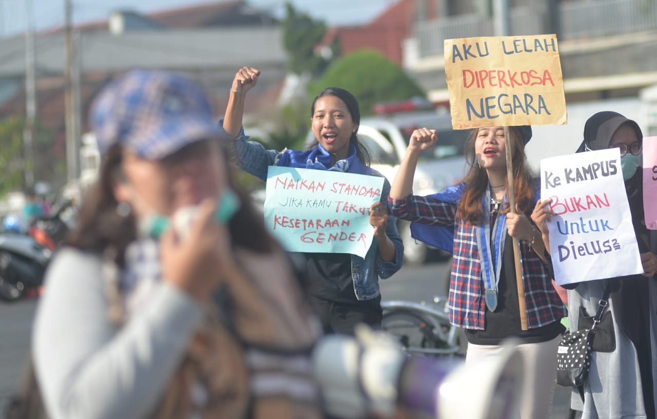 Aliansi Gerakan Perempuan Melawan: Kami Kerja Bukan untuk Digoda!