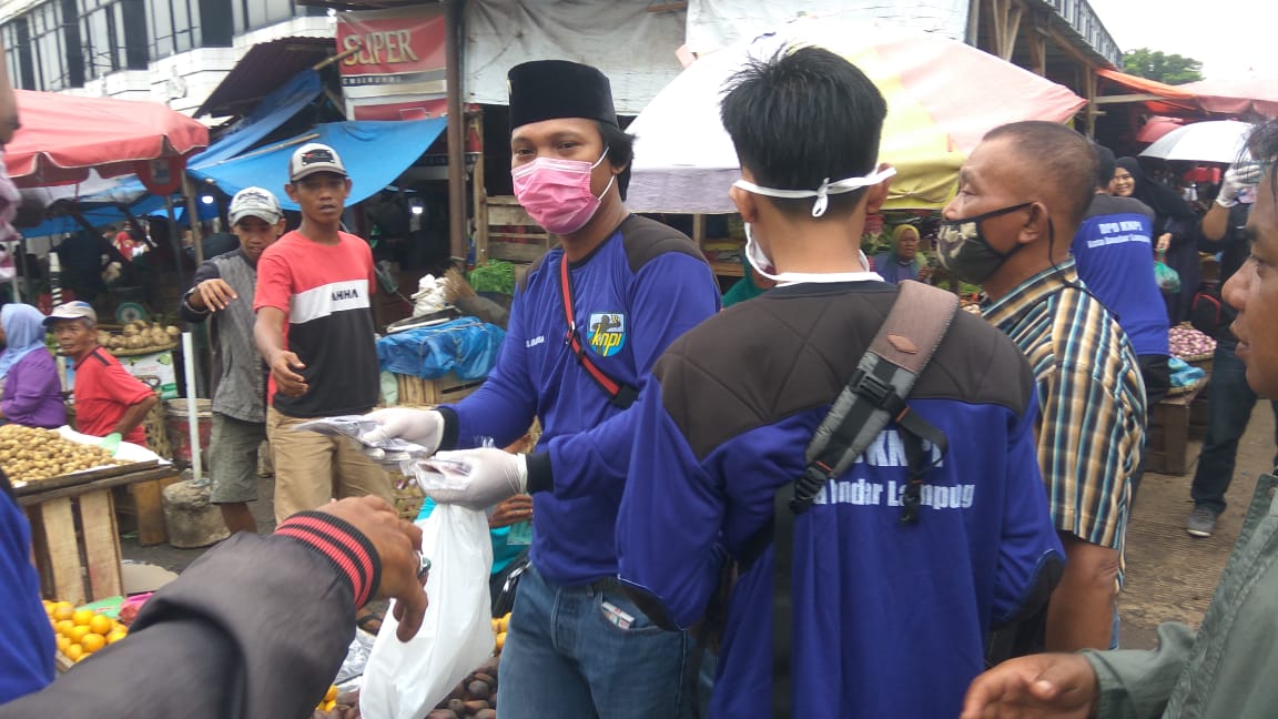 KNPI Bandarlampung Bagikan 1.000 Masker dan Antiseptik