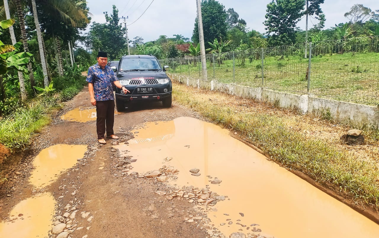 Keliling Jalan Rusak, Ini yang Didapat Anggota Dewan