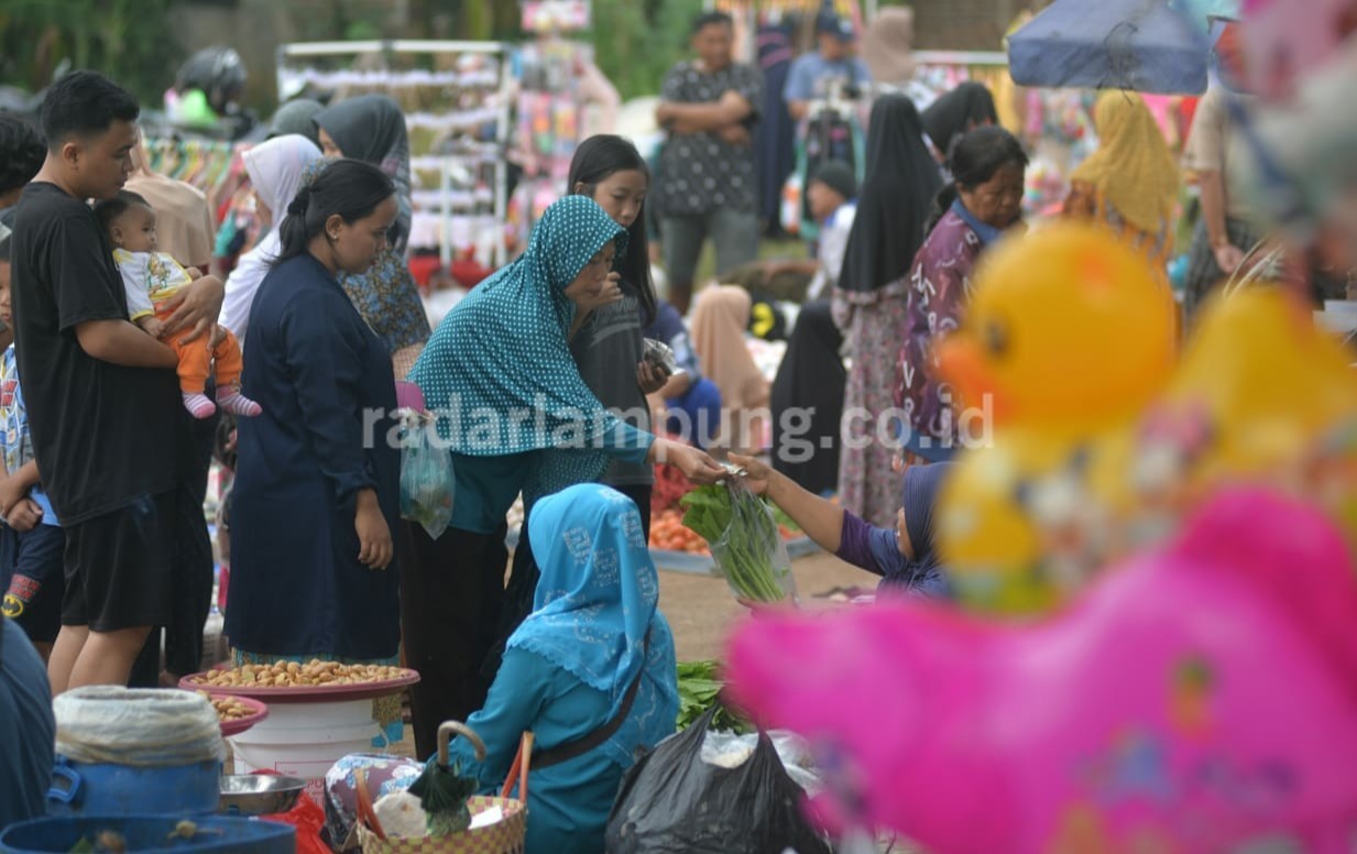 Tata Pasar di Pesisir Barat