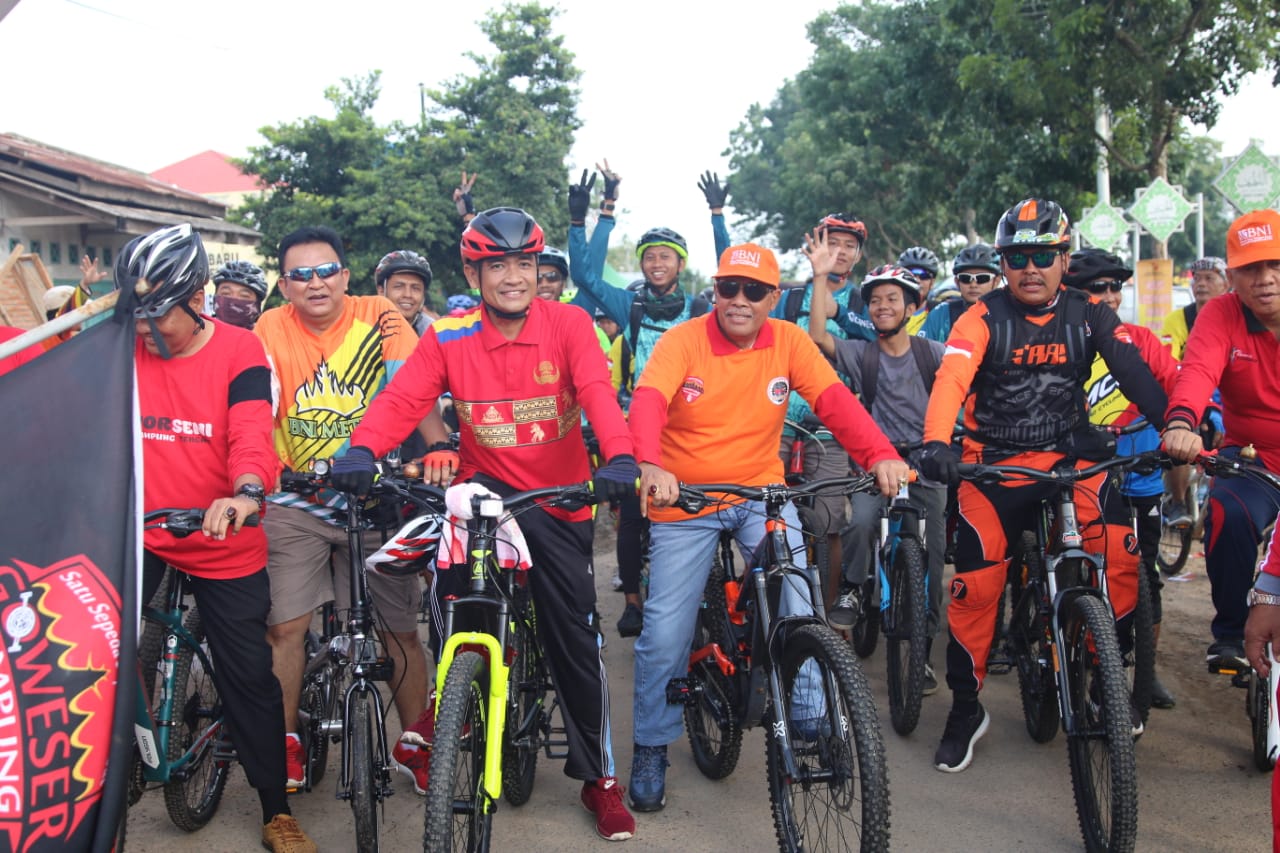 Tempuh 20 Km, Ribuan Peserta Ikuti Gowes Bersama