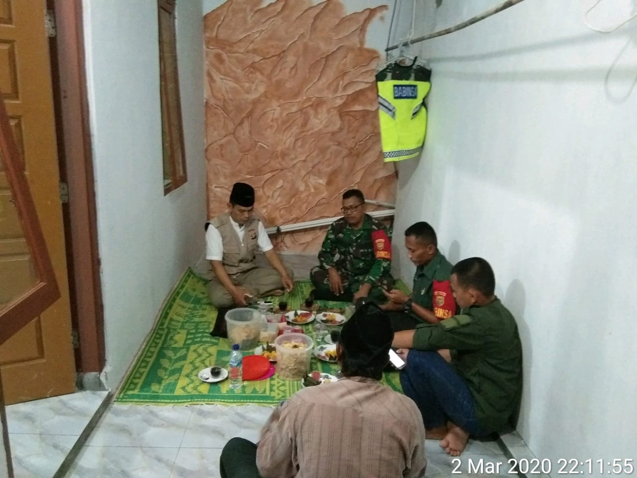 Babinsa Campang Raya Hadiri Syukuran Warga