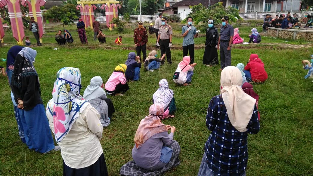 Ratusan Santri dari Jatim Tiba di Lamtim Langsung Dicek Kesehatan