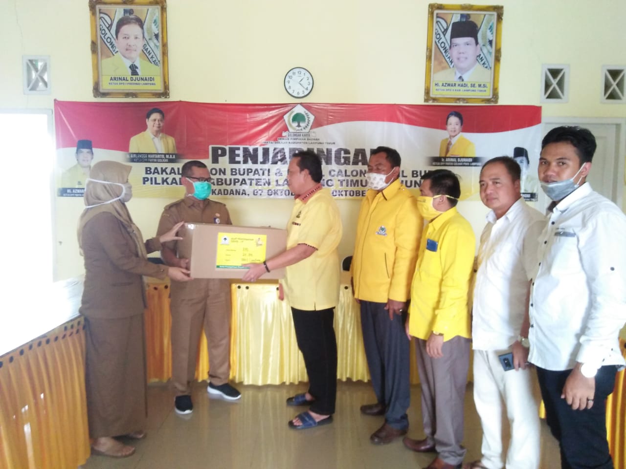Partai Golkar Sumbang APD ke RSUD Sukadana