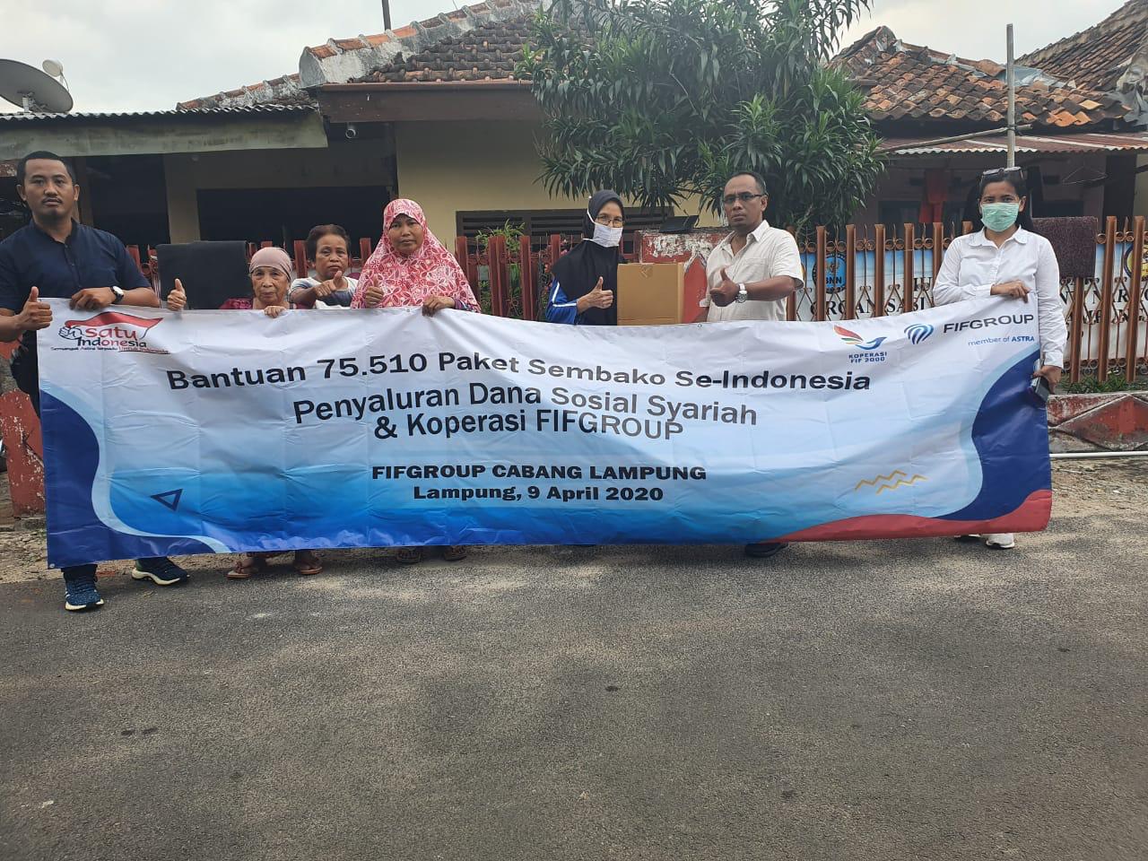 FIFGROUP Lampung Salurkan 505 Paket Sembako