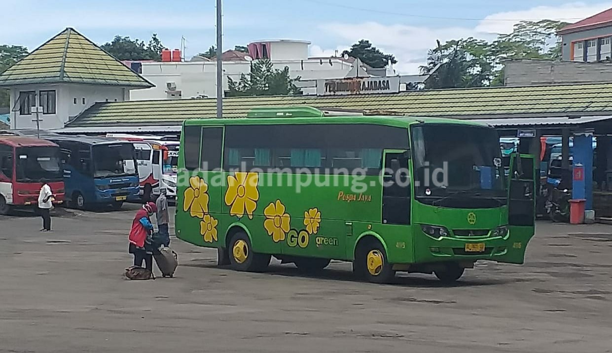 Sepi, Penumpang di Terminal Rajabasa Turun 75 Persen