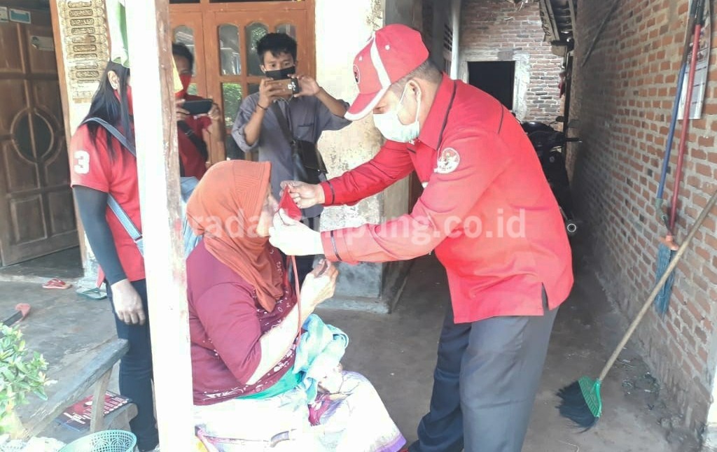 Terus Bergerak, PDIP Pesawaran Baksos Perangi Penyebaran Covid-19