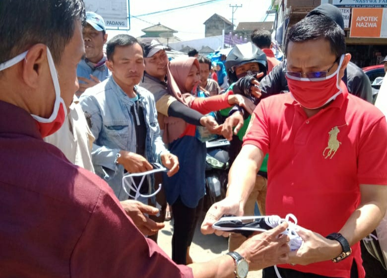 Fraksi PDIP DPRD Tanggamus Sebar 5.000 Masker
