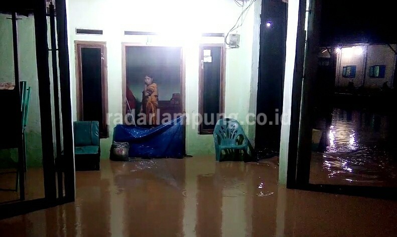 Way Semuong Meluap, Ratusan Rumah Terendam