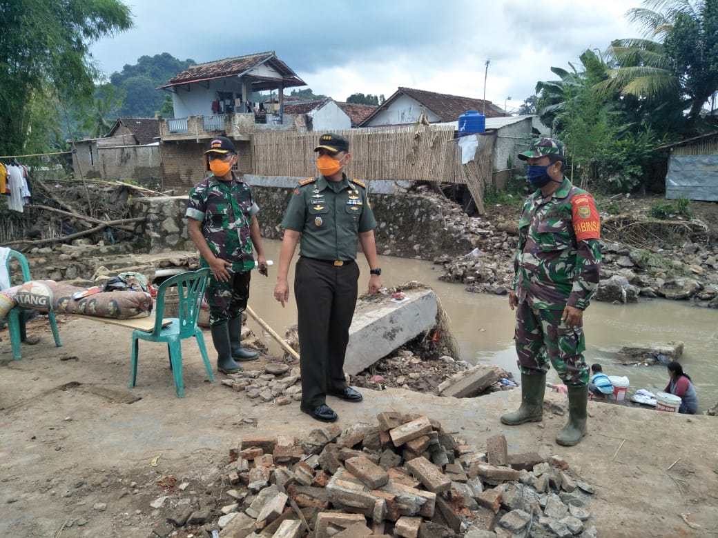 Bentuk Kepedulian ke Masyarakat, Dandim 0410/KBL Tinjau Lokasi Banjir