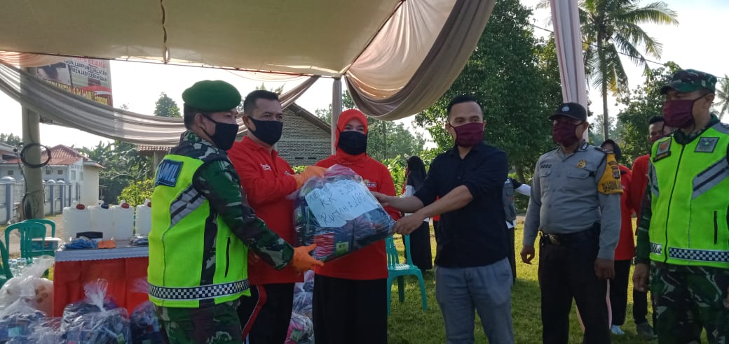 Bagikan 10 ribu Masker, Kades Di Wilayah ini Wajibkan Warganya Pakai