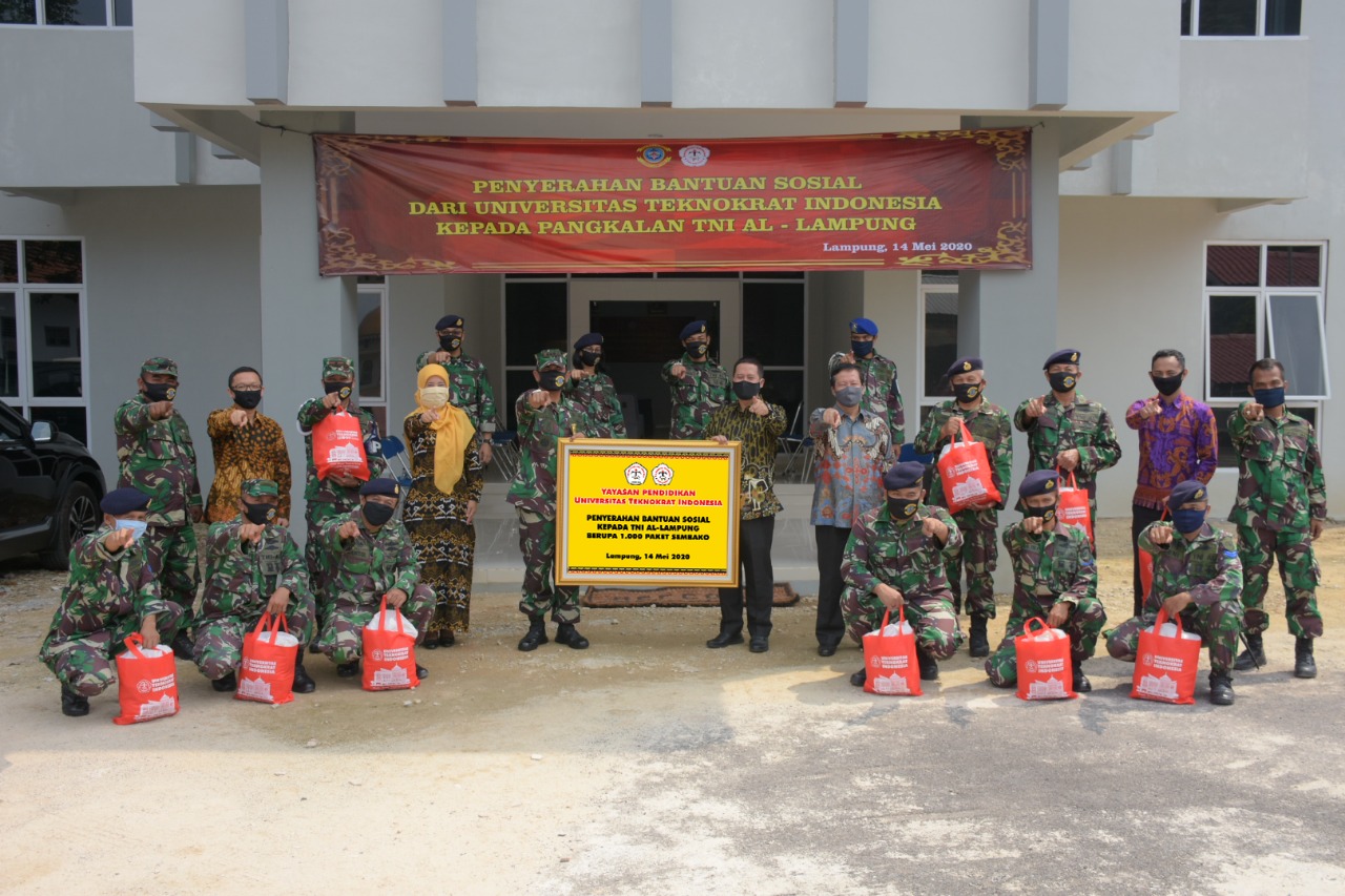 Teknokrat Bagikan Ribuan Paket Sembako Bersama Lanal